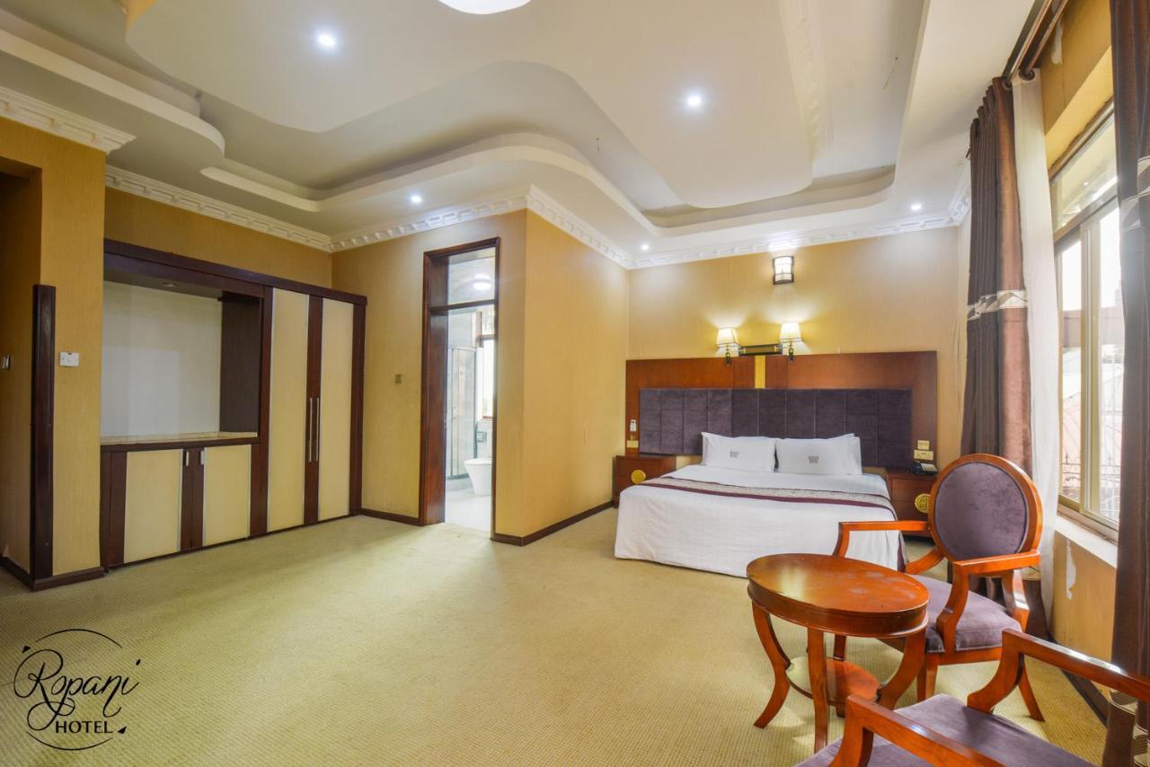 Ropani Hotel Kitende Exterior photo
