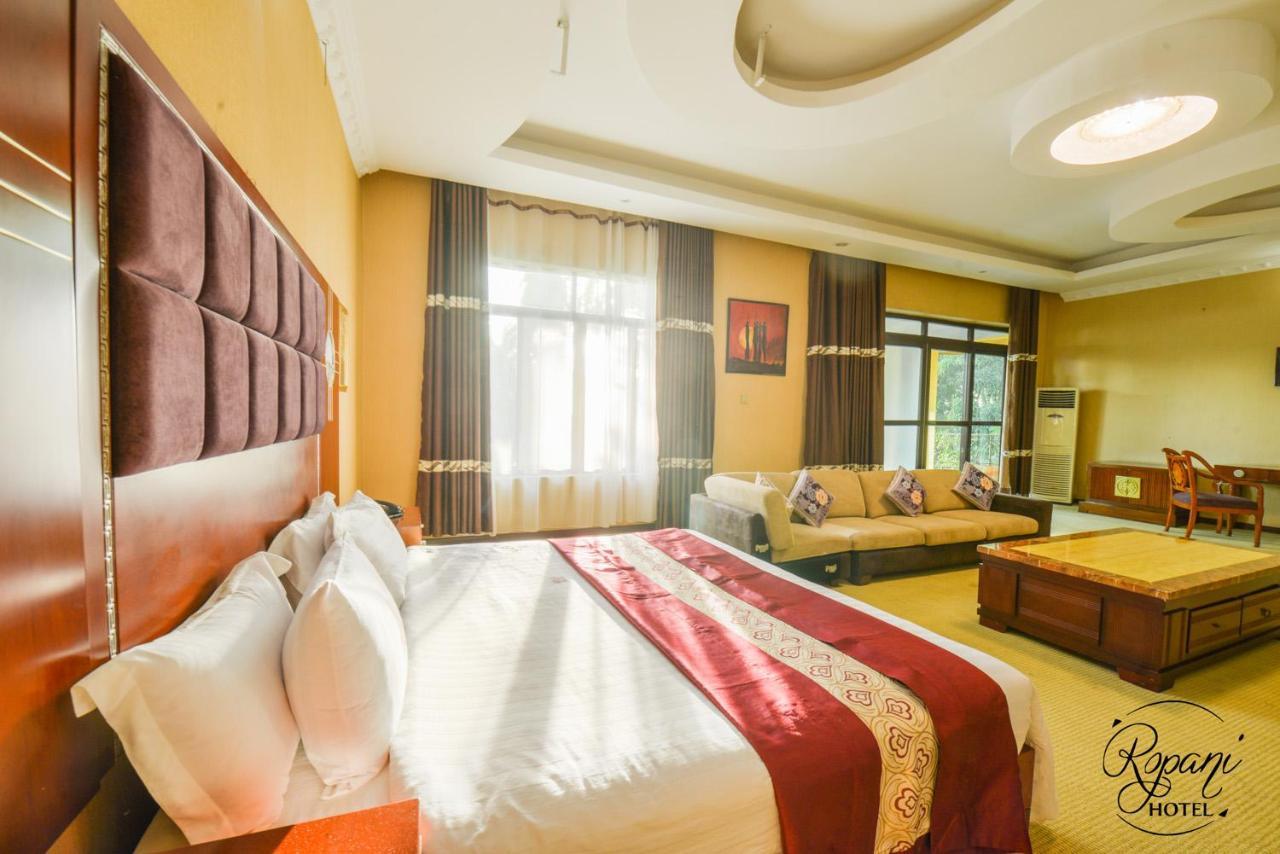 Ropani Hotel Kitende Exterior photo
